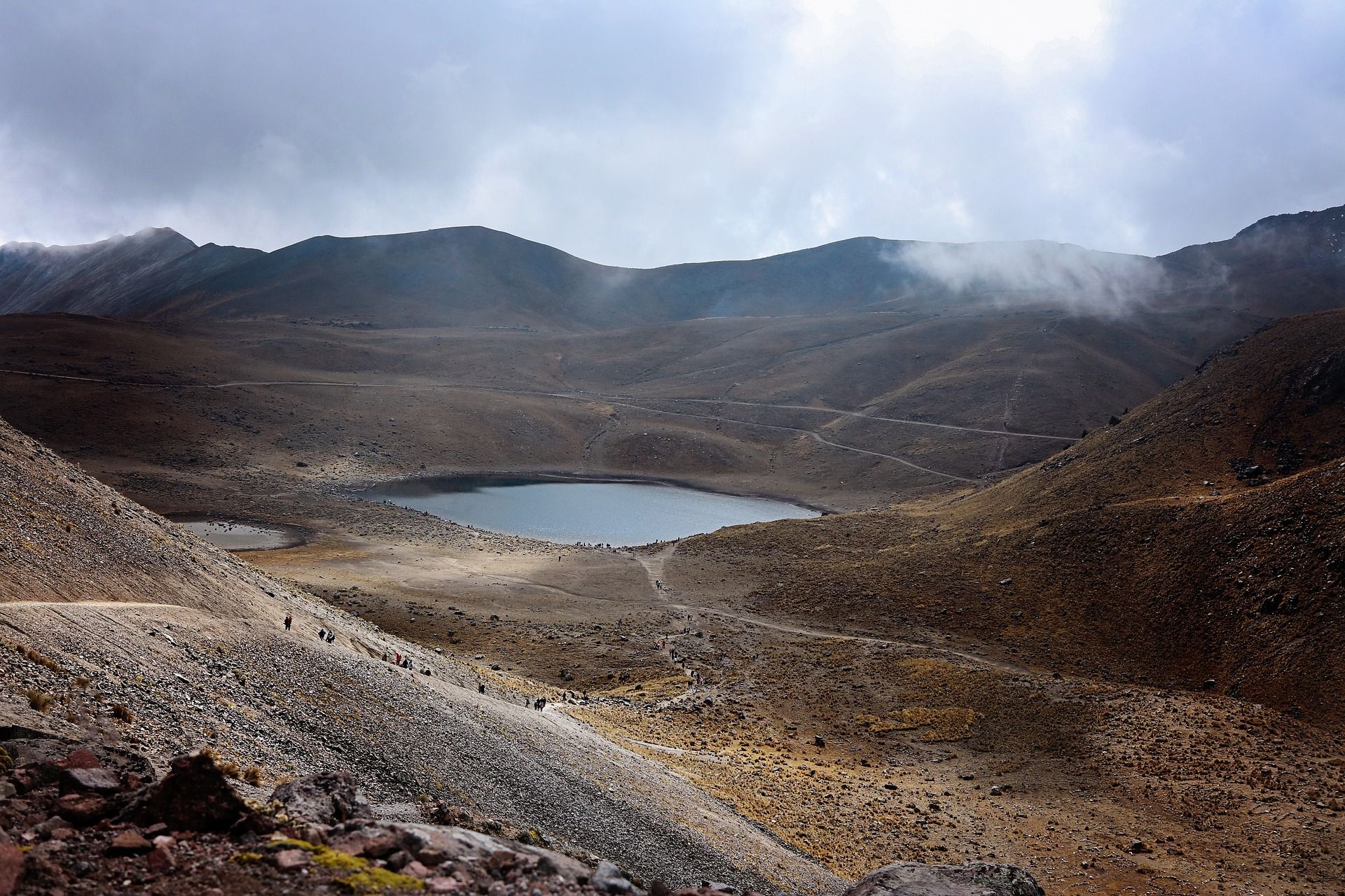 lake-2347542_1920.jpg